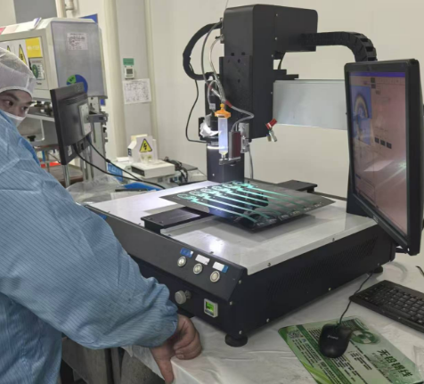 LED灯封装视觉点胶机 (2).png